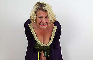 Beamy breasted Camilla loves showing retire from her medieval dress encircling her suitor
